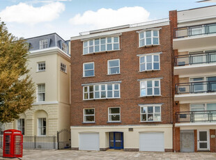 Apartment for sale with 2 bedrooms, Old Portsmouth, Hampshire | Fine & Country