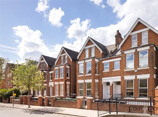 Apartment for sale with 3 bedrooms, Minster Road, London | Fine & Country