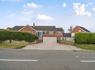 Bungalow for sale in Hill View Road, Strensham, Worcester WR8