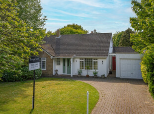 Bungalow for sale with 2 bedrooms, Holywell Road, Studham | Fine & Country