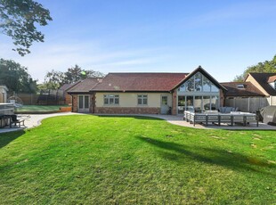 Detached Bungalow for sale with 4 bedrooms, Malting Lane, Kirby-le-soken | Fine & Country