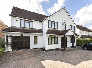 Detached house for sale in Beech Avenue, Radlett, Hertfordshire WD7