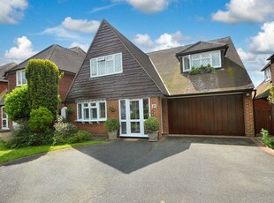 Detached house for sale in Hayes Barton, Southend-On-Sea SS1
