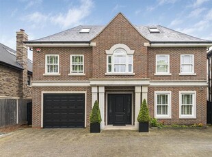 Detached house for sale in Oakleigh Avenue, London N20