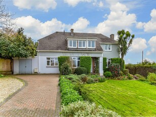 Detached House for sale with 3 bedrooms, Gurnard, Isle of Wight | Fine & Country