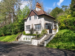 Detached House for sale with 3 bedrooms, Long Hill, Woldingham | Fine & Country