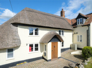 Detached House for sale with 3 bedrooms, The Street, All Cannings | Fine & Country