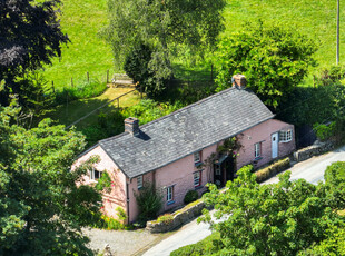 Detached House for sale with 3 bedrooms, Tynant, Abermeurig | Fine & Country