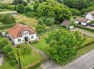 Detached House for sale with 4 bedrooms, Brentwood Road, Dunton | Fine & Country