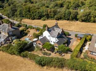Detached House for sale with 4 bedrooms, Bullocks Farm Lane, Wheeler End | Fine & Country