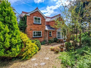Detached House for sale with 4 bedrooms, Chewton Common Road, Highcliffe | Fine & Country