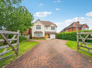Detached House for sale with 4 bedrooms, Churchway, Haddenham | Fine & Country