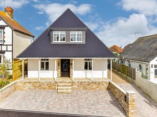 Detached House for sale with 4 bedrooms, Crow Hill, Broadstairs | Fine & Country