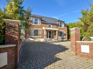 Detached House for sale with 4 bedrooms, Drayton, Hampshire | Fine & Country