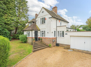 Detached House for sale with 4 bedrooms, Forest Drive, Kingswood | Fine & Country