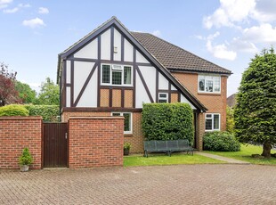 Detached House for sale with 4 bedrooms, Hudsons, Tadworth | Fine & Country