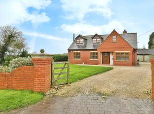 Detached House for sale with 4 bedrooms, Low Farm Road, Ganstead | Fine & Country