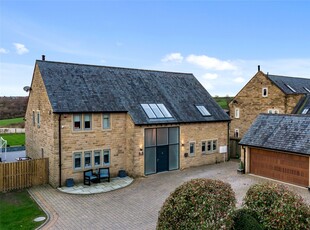 Detached House for sale with 4 bedrooms, Manor View, Church Farm Close | Fine & Country