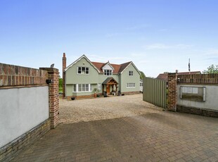 Detached House for sale with 4 bedrooms, Poole Street, Great Yeldham | Fine & Country