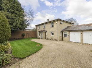 Detached House for sale with 4 bedrooms, Queens Avenue, Bicester | Fine & Country