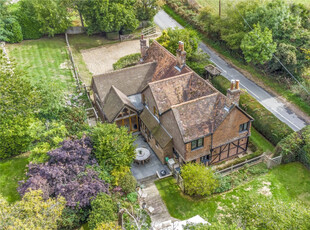 Detached House for sale with 4 bedrooms, Shirvells Hill, Goring Heath | Fine & Country