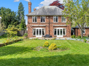 Detached House for sale with 4 bedrooms, Stoughton Drive South, Leicester | Fine & Country