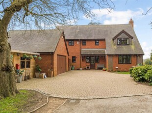 Detached House for sale with 4 bedrooms, The Spinney, Launton | Fine & Country