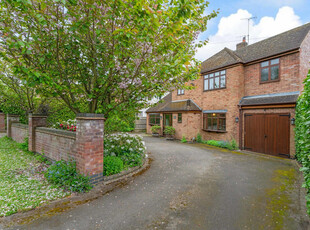 Detached House for sale with 4 bedrooms, Warwick Road Leek Wootton, Warwickshire | Fine & Country
