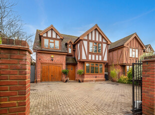 Detached House for sale with 4 bedrooms, Wexham Street Wexham, Buckinghamshire | Fine & Country