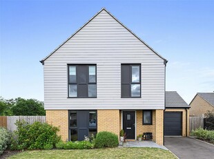 Detached House for sale with 4 bedrooms, Wheatsheaf Court, Hatfield Peverel | Fine & Country