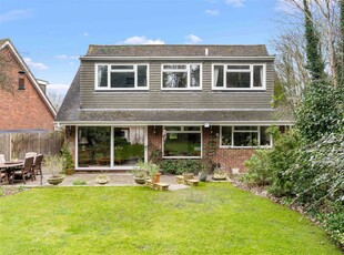 Detached House for sale with 5 bedrooms, Bishops Close, Hatfield | Fine & Country