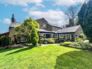 Detached House for sale with 5 bedrooms, Brook Cottage, Chapel-En-Le-Frith | Fine & Country