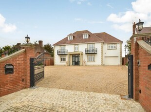 Detached House for sale with 5 bedrooms, Cosham, Hampshire | Fine & Country
