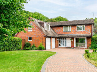 Detached House for sale with 5 bedrooms, Greenway, Letchworth Garden City | Fine & Country