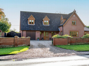 Detached House for sale with 5 bedrooms, Scarning | Fine & Country