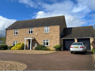 Detached House for sale with 5 bedrooms, Shepherd Close, Exning | Fine & Country