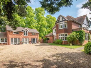 Detached House for sale with 5 bedrooms, The Avenue, Healing | Fine & Country