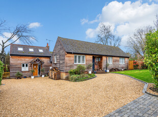 Detached House for sale with 5 bedrooms, Water End Road, Beacons Bottom | Fine & Country
