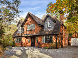 Detached House for sale with 5 bedrooms, Wollaton Vale, Wollaton | Fine & Country