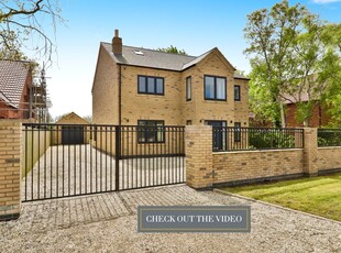 Detached House for sale with 6 bedrooms, North Leys Road, Hollym | Fine & Country