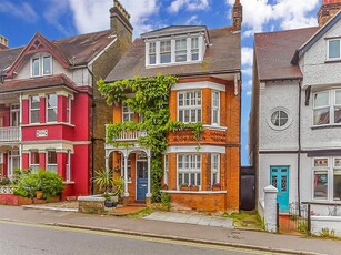 Detached House for sale with 6 bedrooms, Queens Road, Broadstairs | Fine & Country