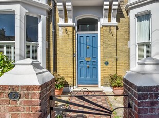 Detached House for sale with 7 bedrooms, Southsea, Hampshire | Fine & Country