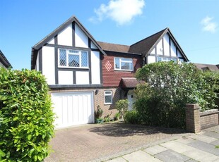 Detached house to rent in Brangwyn Avenue, Brangwyn, Brighton BN1