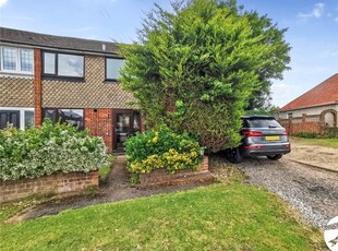 Detached house to rent in Oakfield Lane, Dartford, Kent DA1