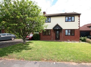 Detached house to rent in Primrose Crescent, Worcester, Worcestershire WR5