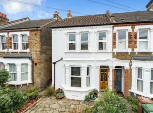 End Of Terrace House for sale - Effingham Road, London, SE12