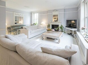 Flat for sale in Addison Road, London W14