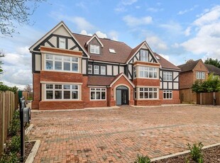 Flat for sale in Dovehouse Lane, Solihull B91