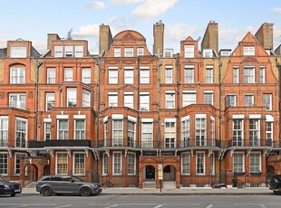 Flat for sale in Pont Street, London SW1X