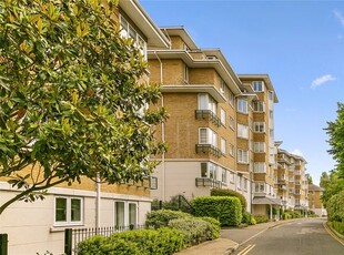 Flat for sale in Strand Drive, Kew, Surrey TW9